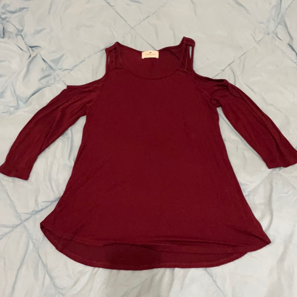 Women’s shoulder cut out blouse size medium
